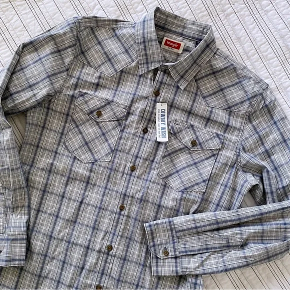 NWT Wrangler Men’s Cowboy Wash Plaid Button Up Vintage Indigo Blue size Medium - Picture 1 of 10